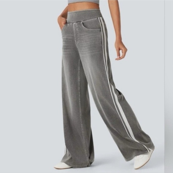 👖 Halara Halara Flex High Waisted Stripe Wide
Leg Jeans with Pockets - Picture 4 of 11